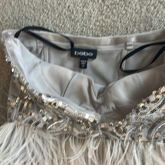 Strapless dress-sequins and Ostrich feathers - Picture 5 of 5